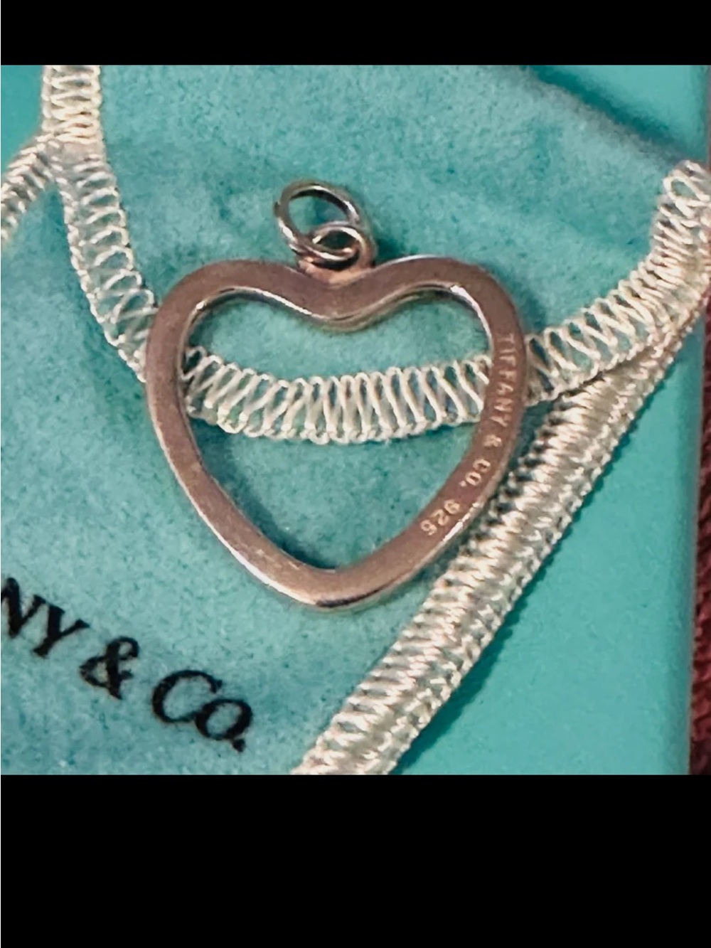 TIFFANY LARGE OPEN HEART STERLING SLIVER PENDANT. DIMENSIONS OF INCH BY INC INCH - Picture 4 of 8